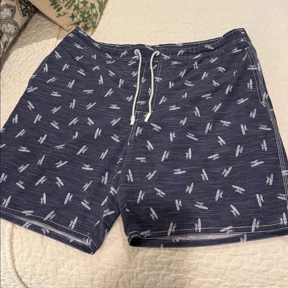 Johnnie O Men’s Swim Trunks. Size XL. Great condition.